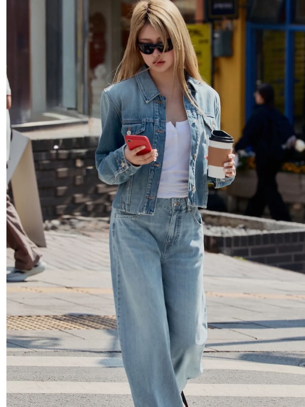 light-wash Zara TRF denim jacket featuring structured shoulder pads